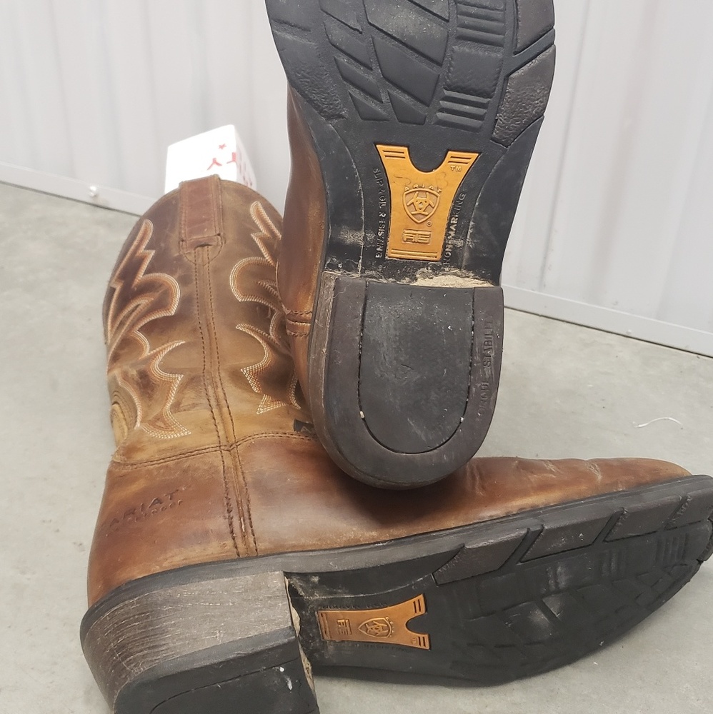 "Ariat" WATERPROOF cowboy boots